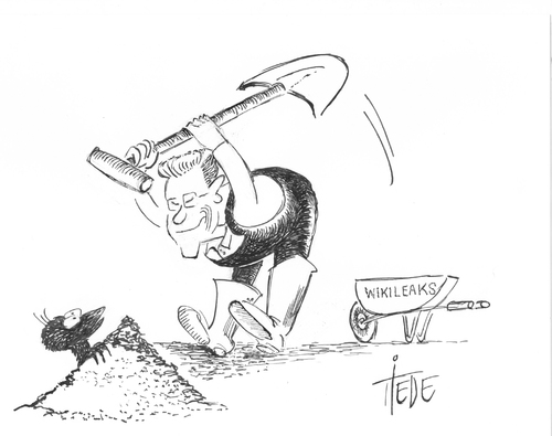 Cartoon: Hau den Lukas ! (medium) by tiede tagged fdp,wikileaks,entlassung,büroleiter,maulwurf,westerwelle,guido westerwelle,maulwurf,büroleiter,entlassung,wikileaks,fdp,guido,westerwelle