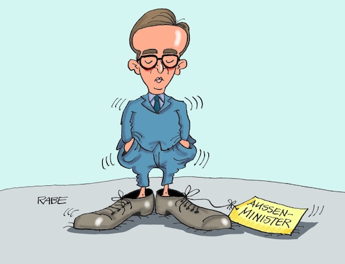 Cartoon: Händeinhosentaschenträger (medium) by RABE tagged außenminister,bundesrepublik,heiko,maas,spd,maßanzuge,ausland,missionen,diplomatie,rabe,ralf,böhme,cartoon,karikatur,pressezeichnung,farbcartoon,tagescartoon,schuhe,schuhgröße,hosen,hosentaschen,hände,außenminister,bundesrepublik,heiko,maas,spd,maßanzuge,ausland,missionen,diplomatie,rabe,ralf,böhme,cartoon,karikatur,pressezeichnung,farbcartoon,tagescartoon,schuhe,schuhgröße,hosen,hosentaschen,hände