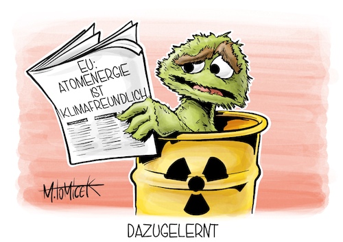 Cartoon: Dazugelernt (medium) by Mirco Tomicek tagged eu,parlament,einstufung,gas,atom,atomenergie,nachhaltig,umweltfreundlich,klimafreundlich,klima,umwelt,atomkraftwerk,energie,energien,ukraine,russland,gasenergie,atomgegner,gescheitert,sesamstraße,oskar,cartoon,karikatur,pressekarikatur,mirco,tomicek,eu,parlament,einstufung,gas,atom,atomenergie,nachhaltig,umweltfreundlich,klimafreundlich,klima,umwelt,atomkraftwerk,energie,energien,ukraine,russland,gasenergie,atomgegner,gescheitert,sesamstraße,oskar,cartoon,karikatur,pressekarikatur,mirco,tomicek