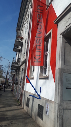 Cartoon: No title (medium) by kirti ingerfurth tagged art