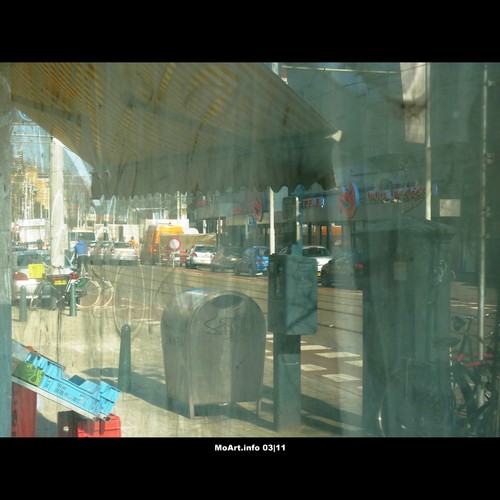 Cartoon: MH - Dirty Window! (medium) by MoArt Rotterdam tagged rotterdam,moart,moartcards,window,raam,vuil,dirt,streetview,straat,reflection,weerspiegeling