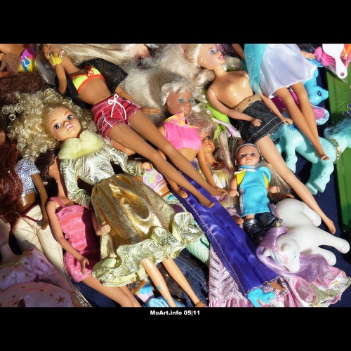 Cartoon: MoArt - The Doll World 3 (medium) by MoArt Rotterdam tagged poppenwereld,ken,barbie,dollworld,poppen,dolls,pop,doll,moartcards,moart,rotterdam