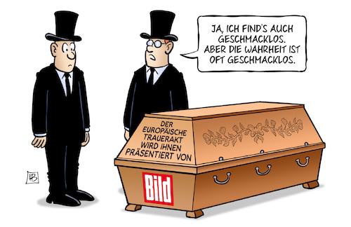 Cartoon: Europäischer Trauerakt (medium) by Harm Bengen tagged geschmacklos,europäischer,trauerakt,europaparlament,strassburg,speyer,wahrheit,bestatter,sarg,tod,helmut,kohl,bundeskanzler,bildzeitung,bild,harm,bengen,cartoon,karikatur,geschmacklos,europäischer,trauerakt,europaparlament,strassburg,speyer,wahrheit,bestatter,sarg,tod,helmut,kohl,bundeskanzler,bildzeitung,bild,harm,bengen,cartoon,karikatur